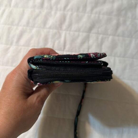 Vera Bradley Iconic RFID Black Multi Quilted Wallet Wristlet Vines Floral - Picture 9 of 12